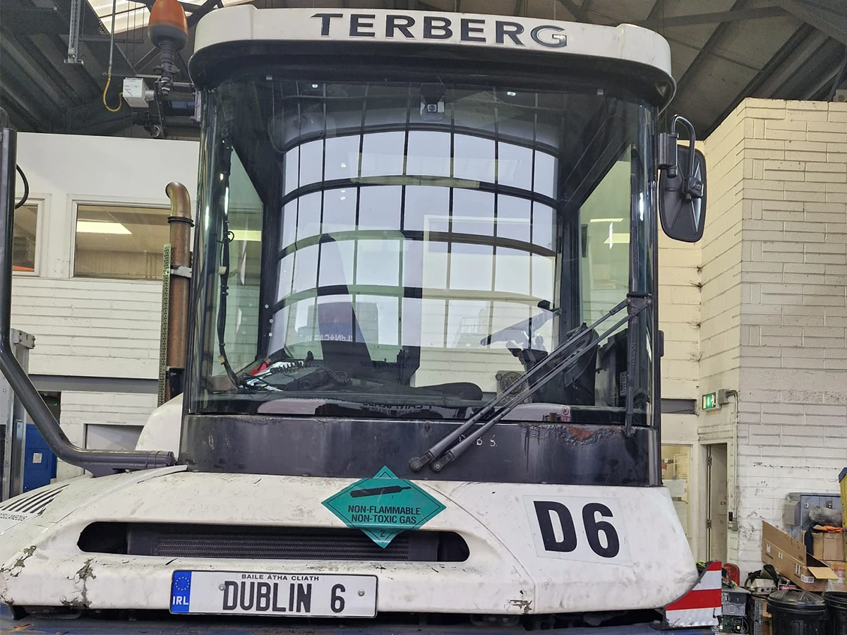 Terberg tractor unit cab glass replacement